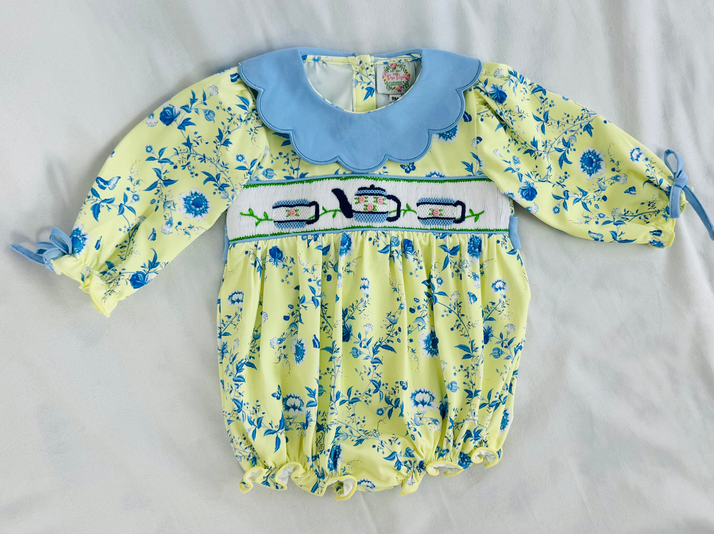 Chinoiserie Inspired Tea Party Bubble