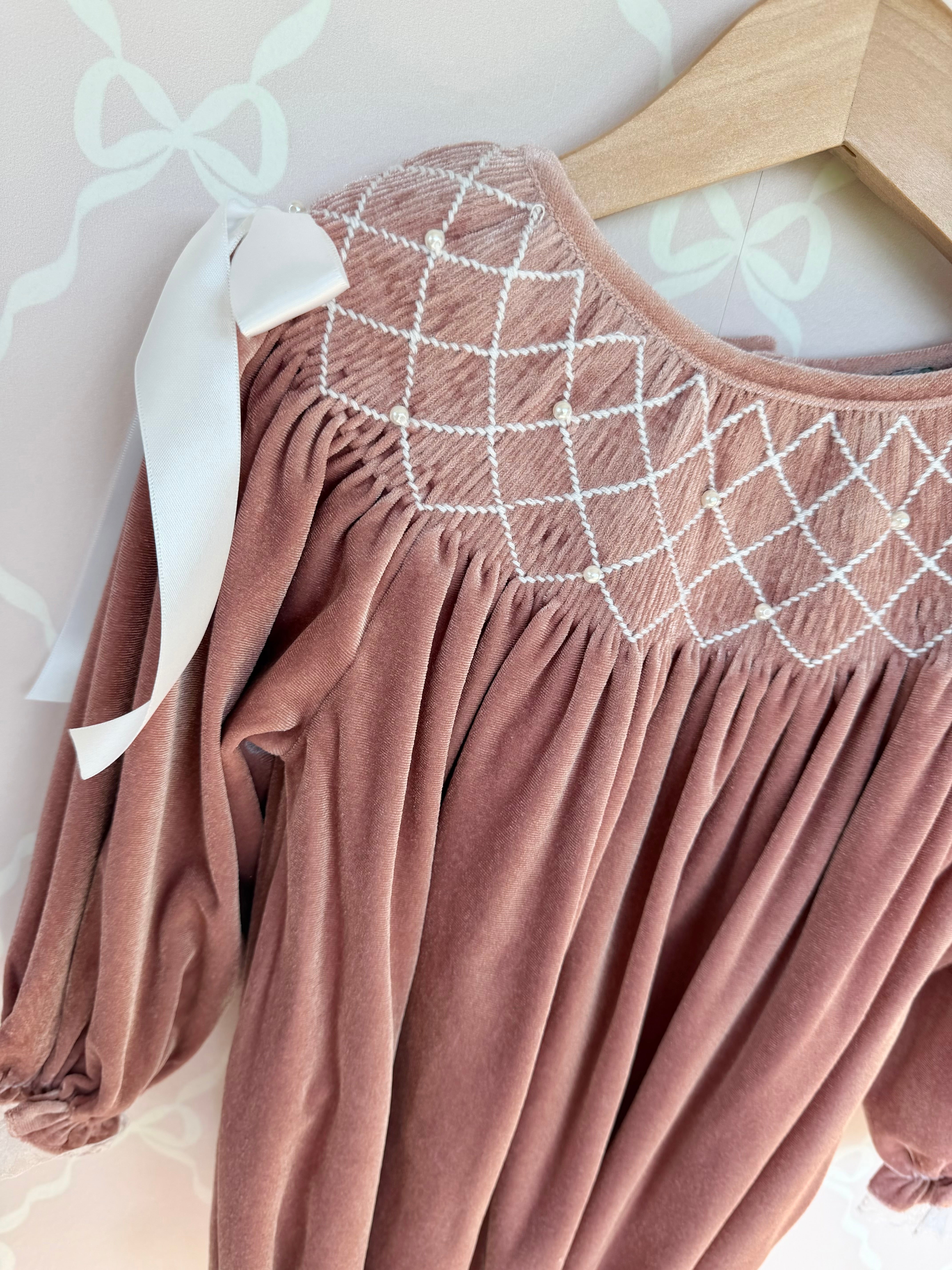 Pink Velvet & Pearls Bubble