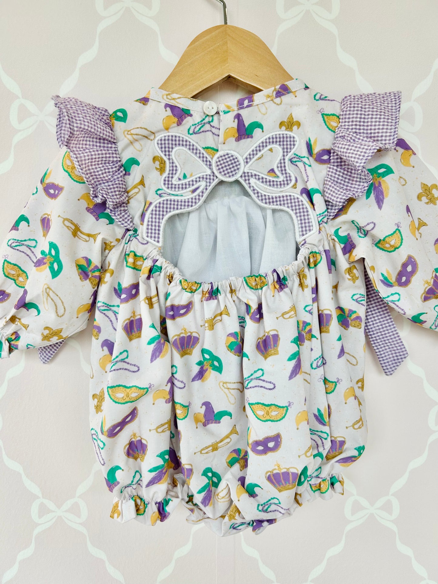 Mardi Gras Bow Bubble