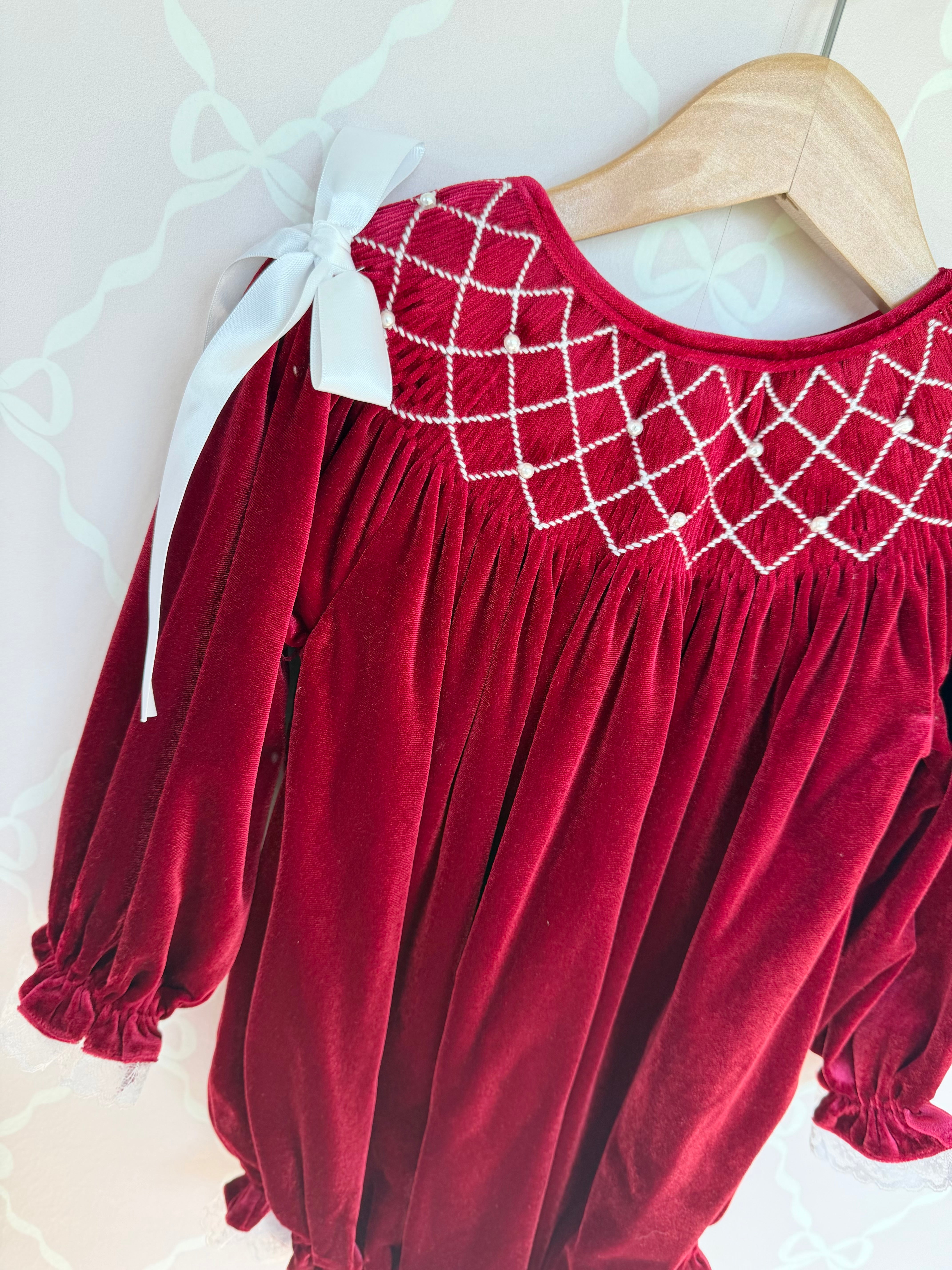 Red Velvet & Pearls Bubble