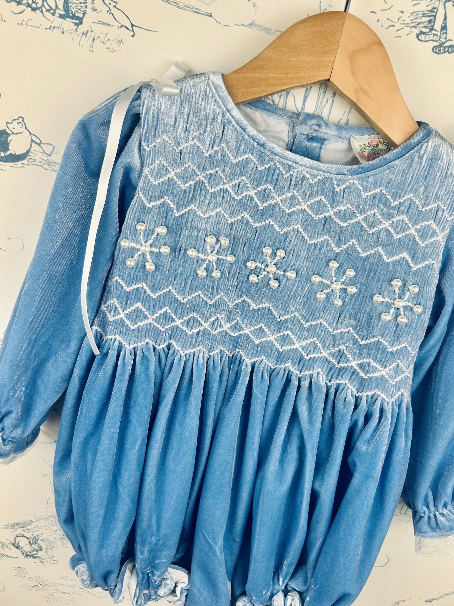 Velvet Snowflake Bubble