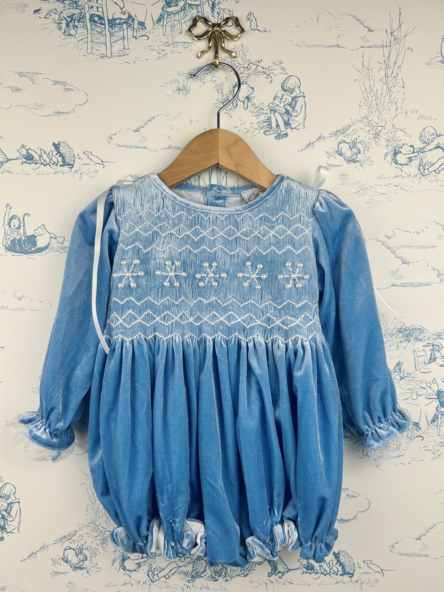 Velvet Snowflake Bubble