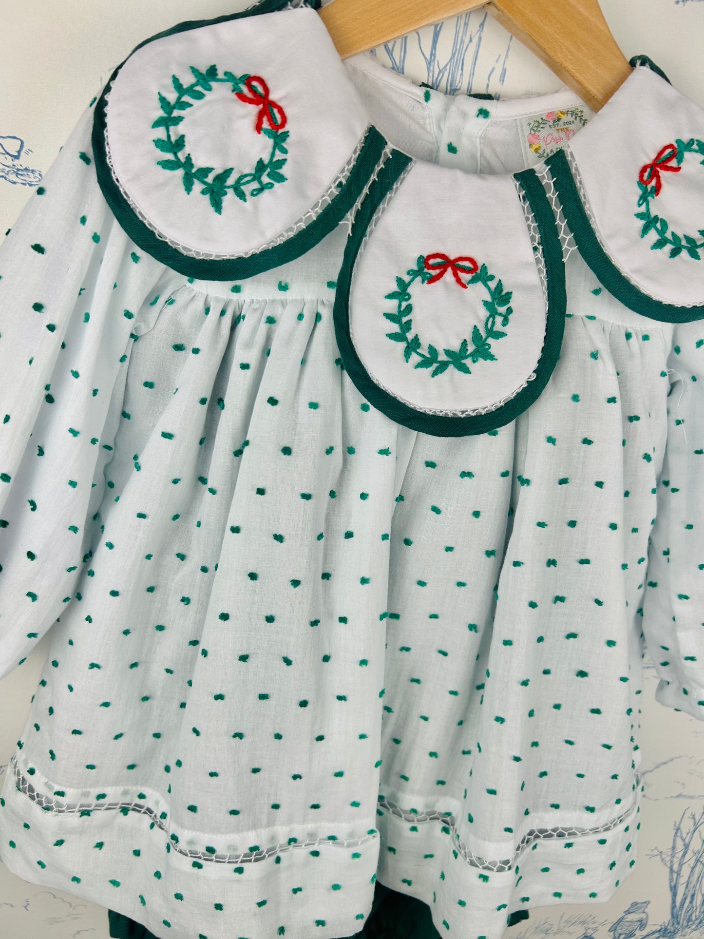 Christmas Wreath Skirted Bubble