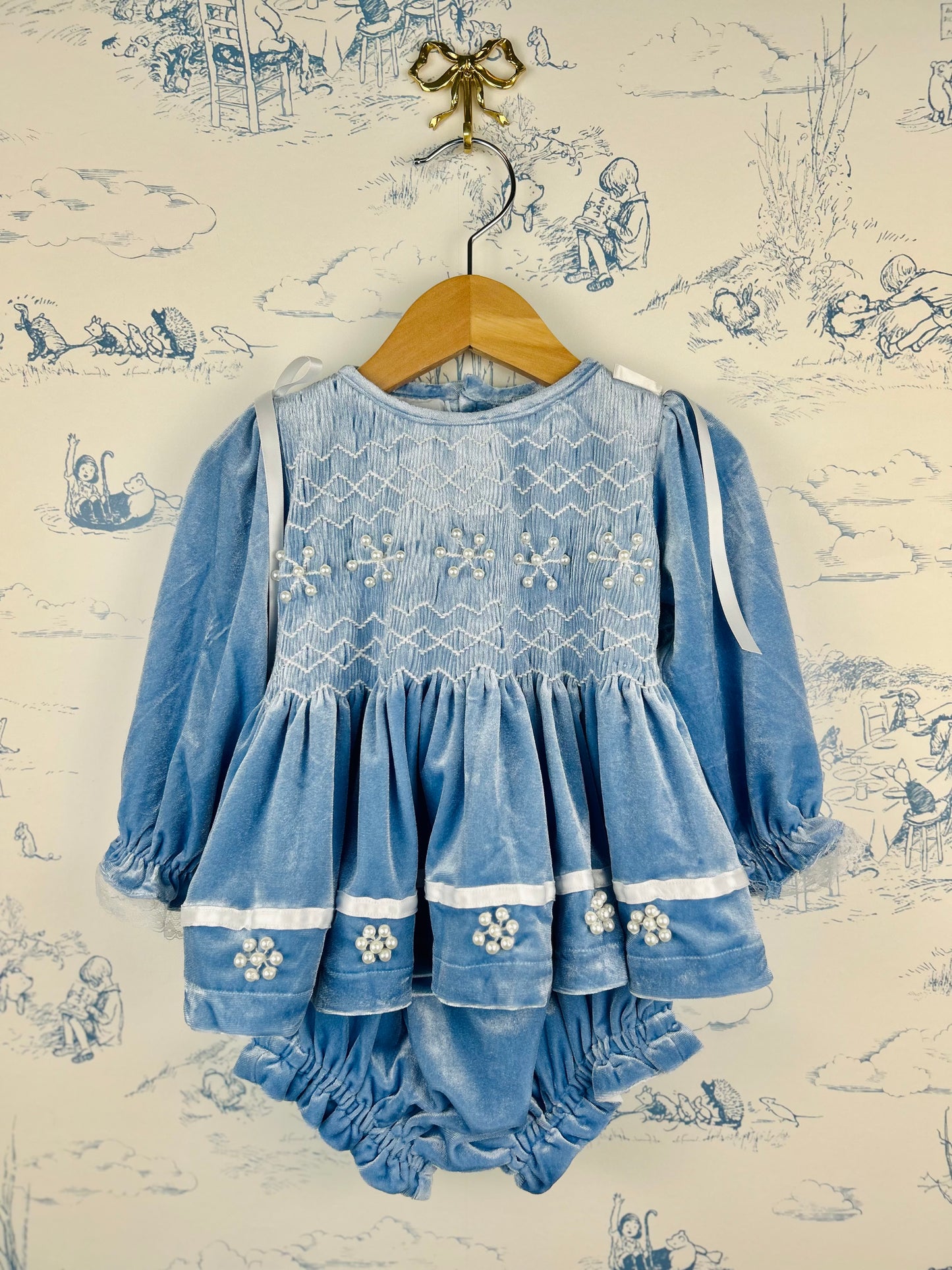 Velvet Snowflake Bloomer