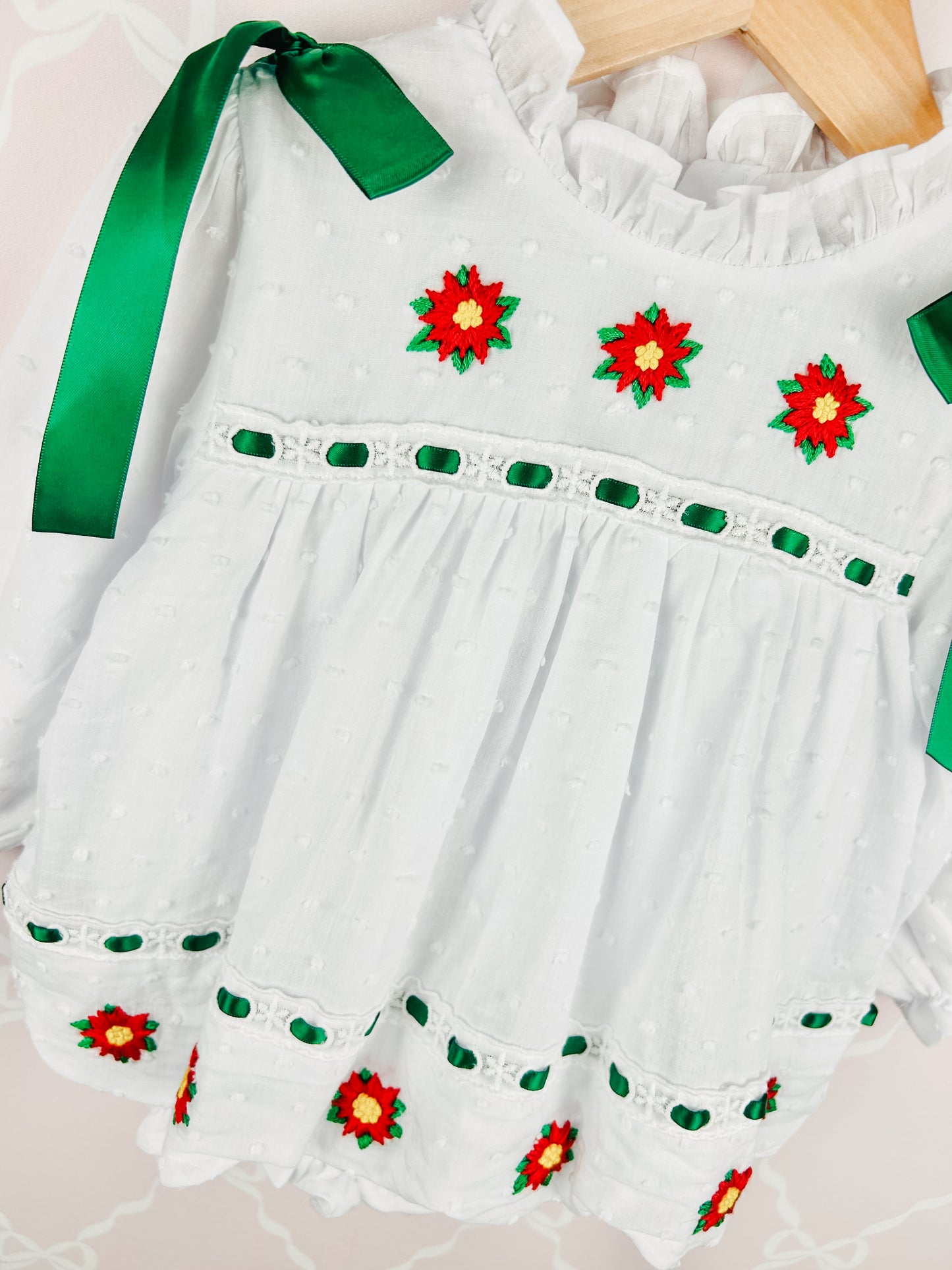 Poinsettia Heirloom Skirted Bubble